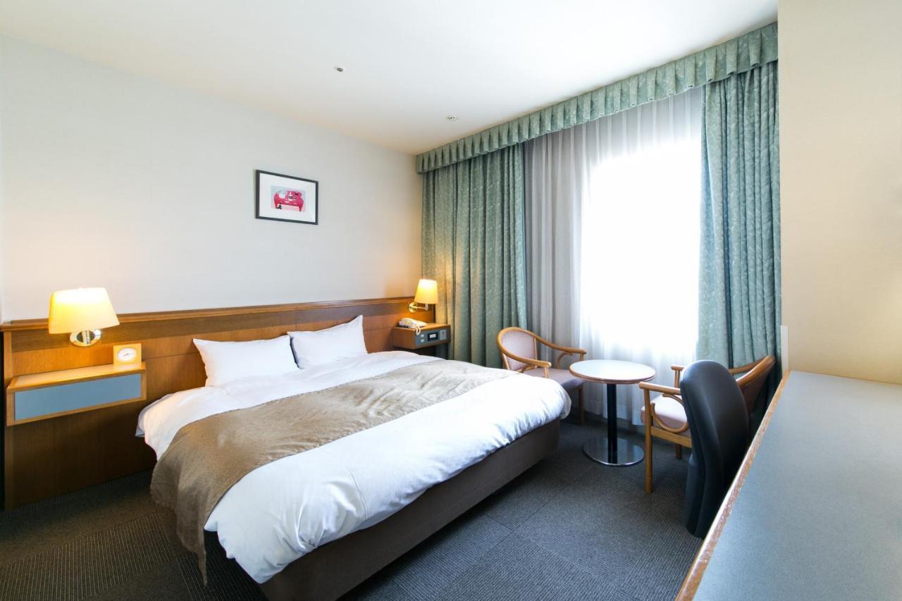 Pearl Hotel Ota Isesaki Exteriör bild